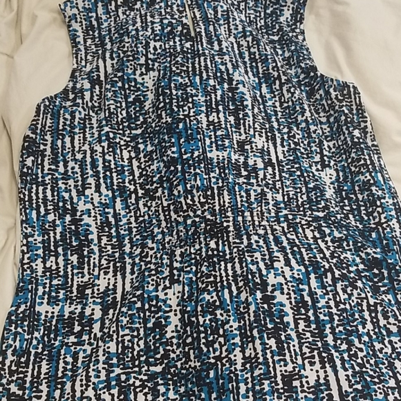 Medium business casual tank. - Picture 3 of 3